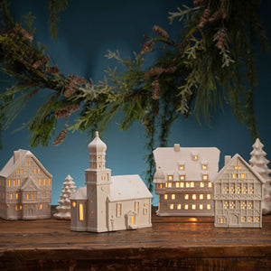 Lichthaus Kirche Wasserburg aus Porzellan in Weiß