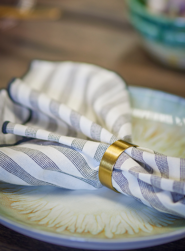 Goldene Serviettenringe aus Messing (4er-Set)