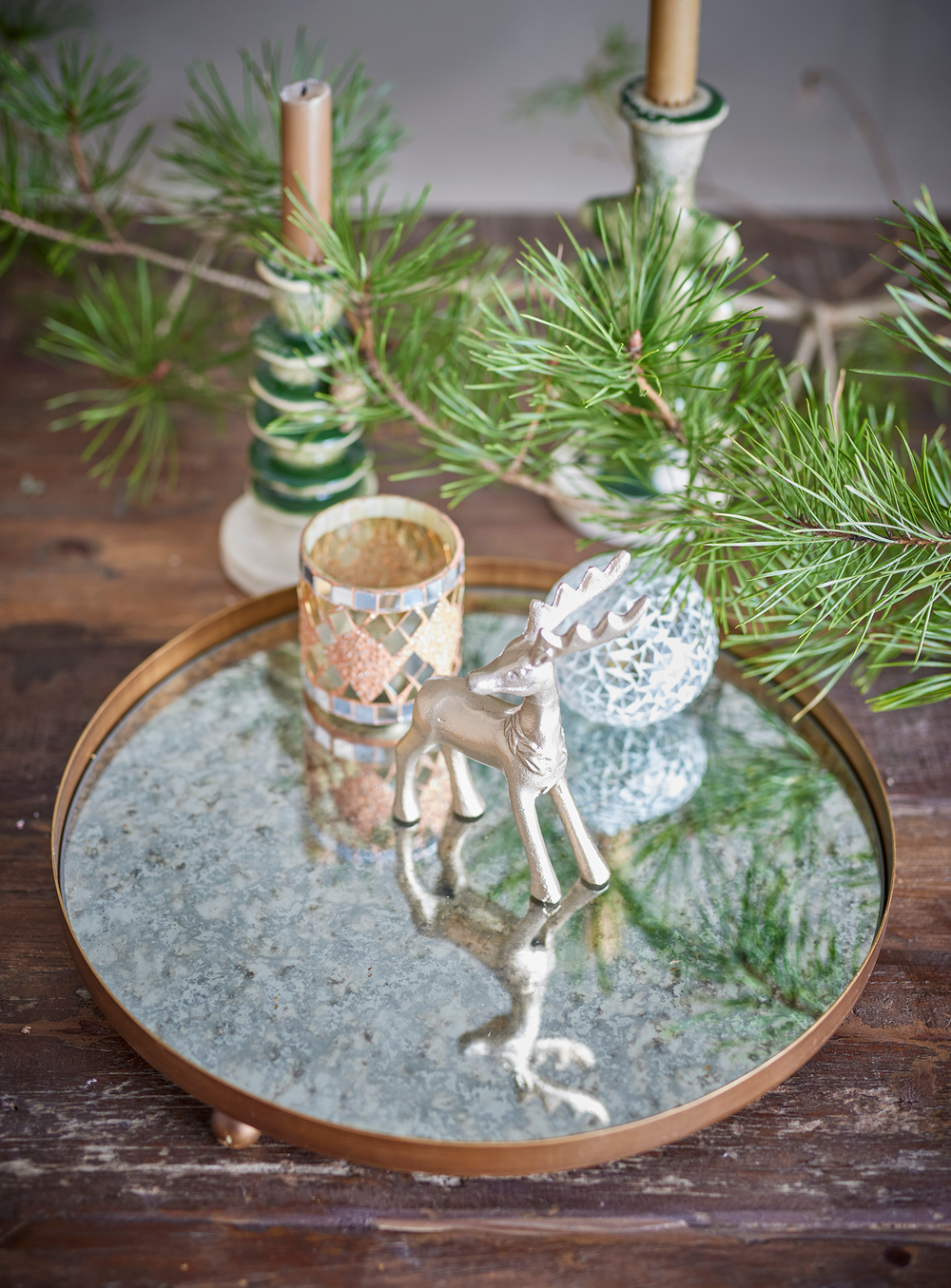 Rundes Goldtablett aus Metall mit Spiegeleffekt