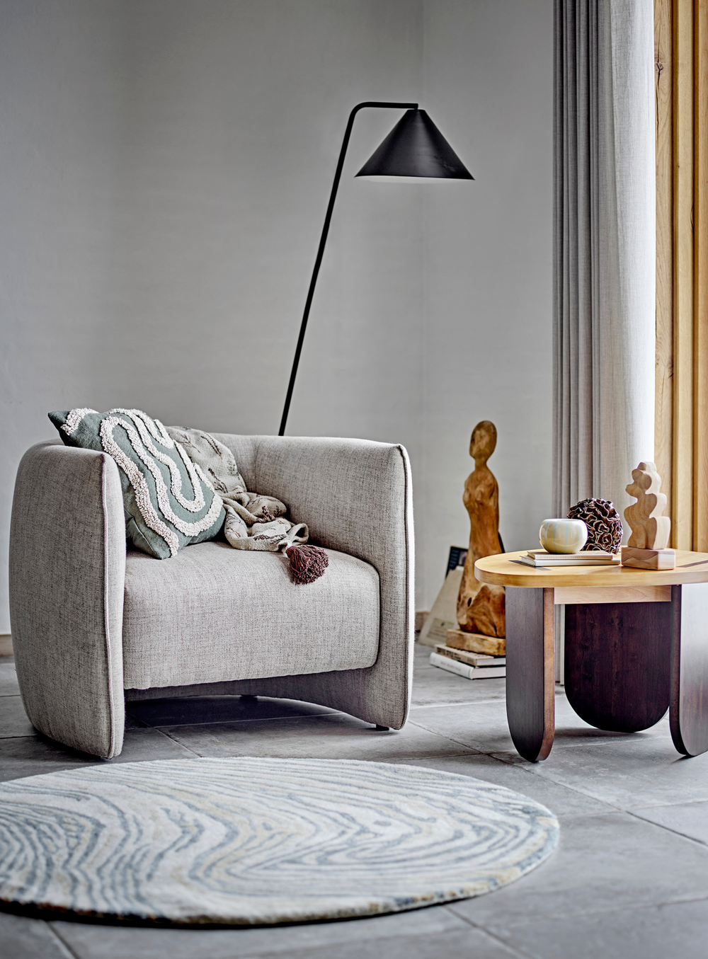 Bacio Lounge Chair in Nature