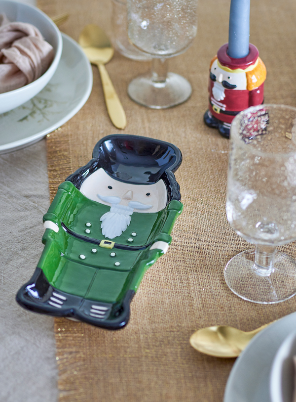 Nussknacker Servierplatte in grün aus Steingut