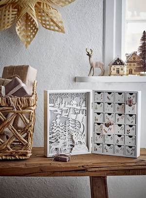 Adventskalender mit Licht in weiß