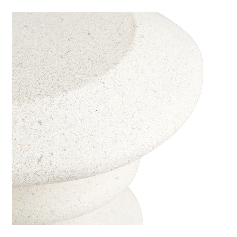 Blackburn Beistelltisch aus Fiberclay in Weiß