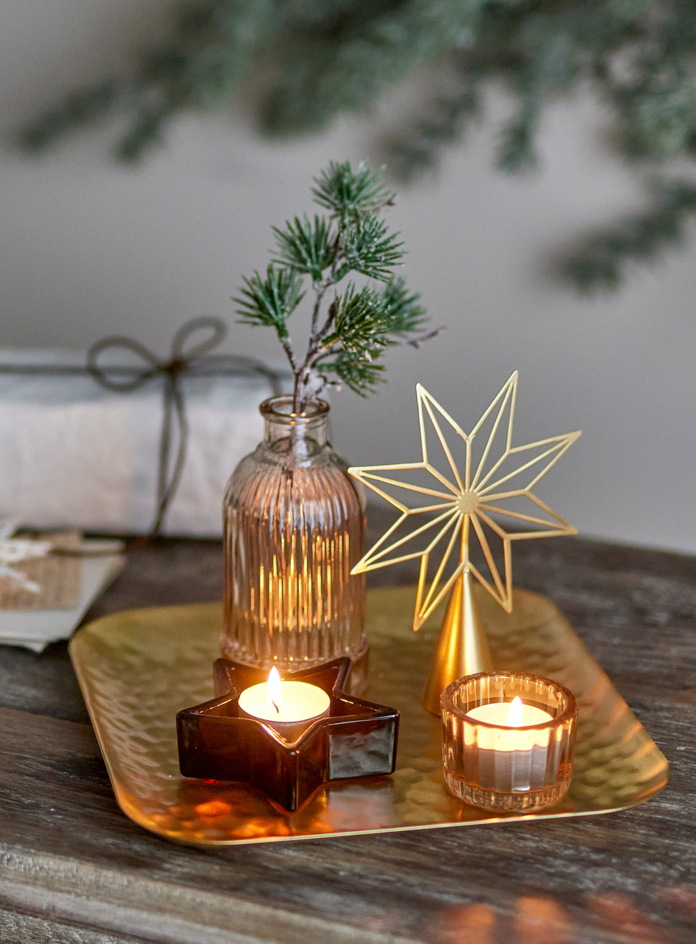 Tablett mit Teelichthaltern in gold aus Glas