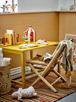 Bunte Buchstützen aus FSC®-Holz in Hundemotiv (Set aus 2)