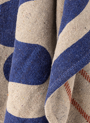 Decke aus recycelter Baumwolle mit Muster & Quasten