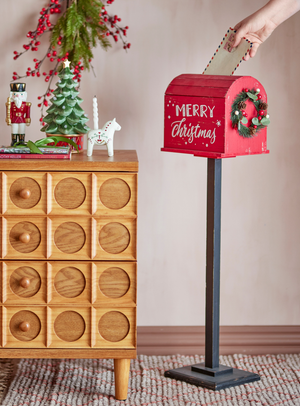 Deko-Briefkasten in rot