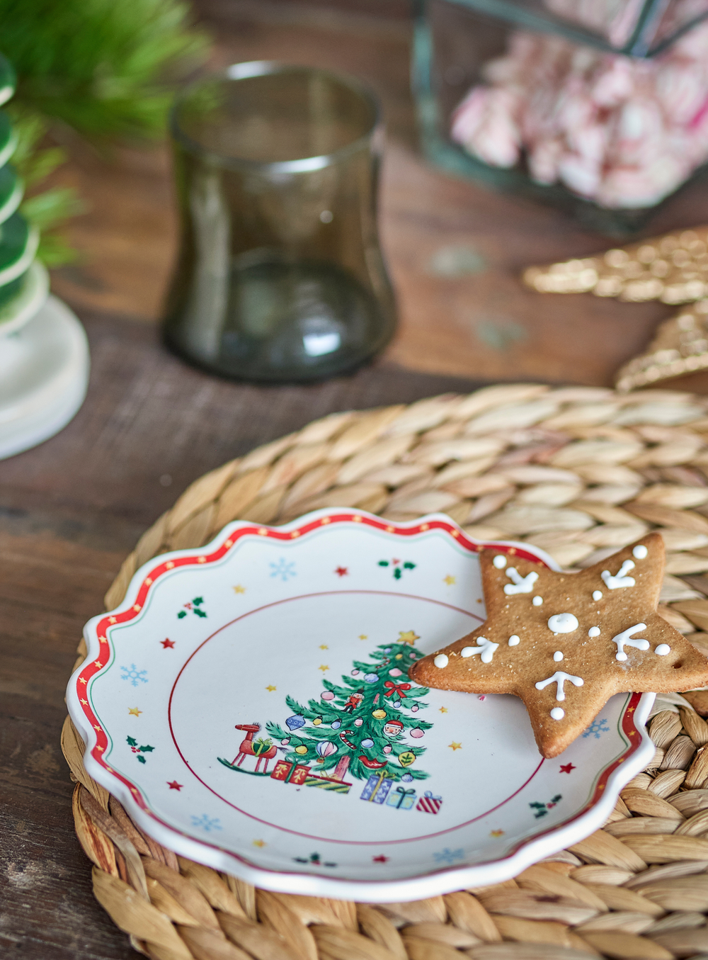 Weihnachts-Teller in rot aus Keramik