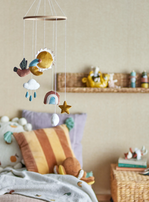 Mobile mit Sonne & Mond aus weichen Materialien