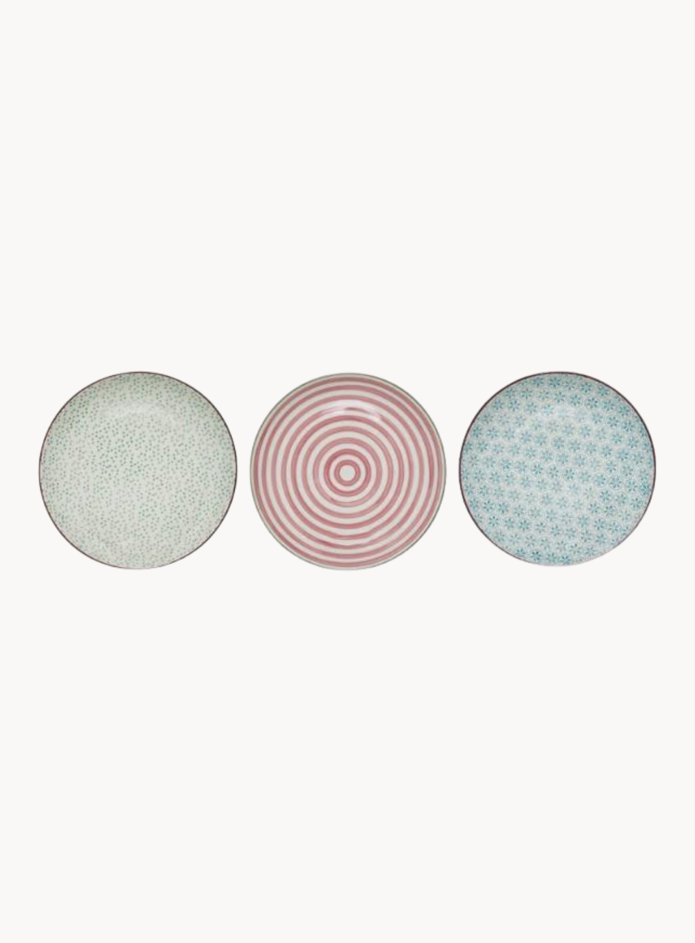 Colorful stoneware plates 