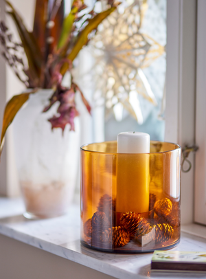 Eleganter Kerzenhalter in Braun aus recyceltem Glas