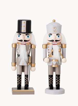 Nussknacker-Deko aus Kiefernholz