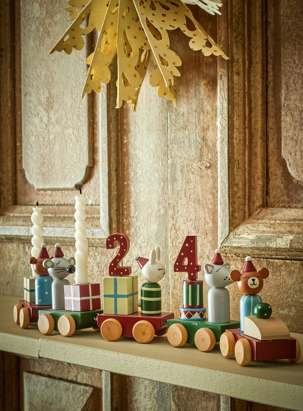 Weihnachtszug-Deko in bunt zum Tage zählen