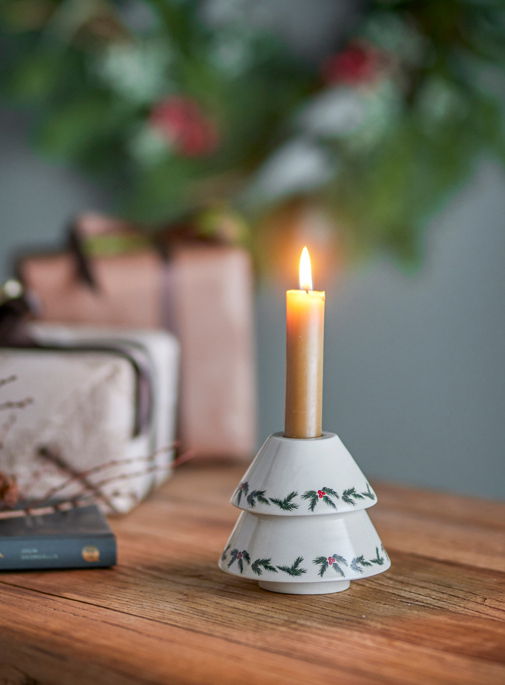 Kerzenhalter in weiß aus Steingut