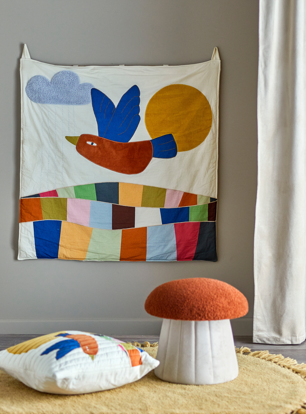 Natürliche Wanddekoration aus Baumwolle mit Vogelmotiv