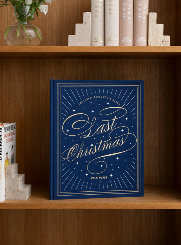 Coffee Table Fotoalbum Last Christmas in Navy mit Goldschrift