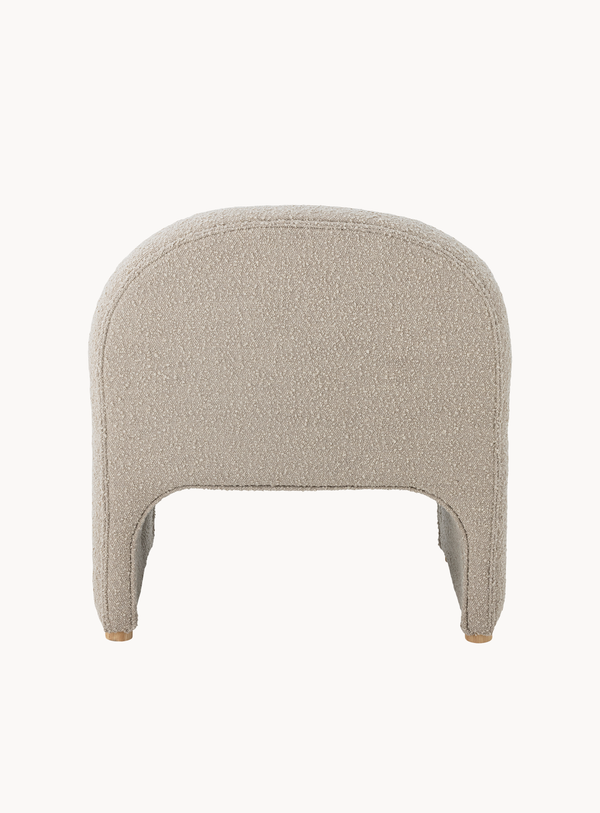 Bouclé-Loungesessel in Natur mit skulpturaler Form